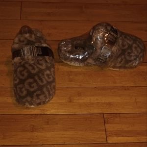 UGG Furry slipper slides.Brand New.Unisex